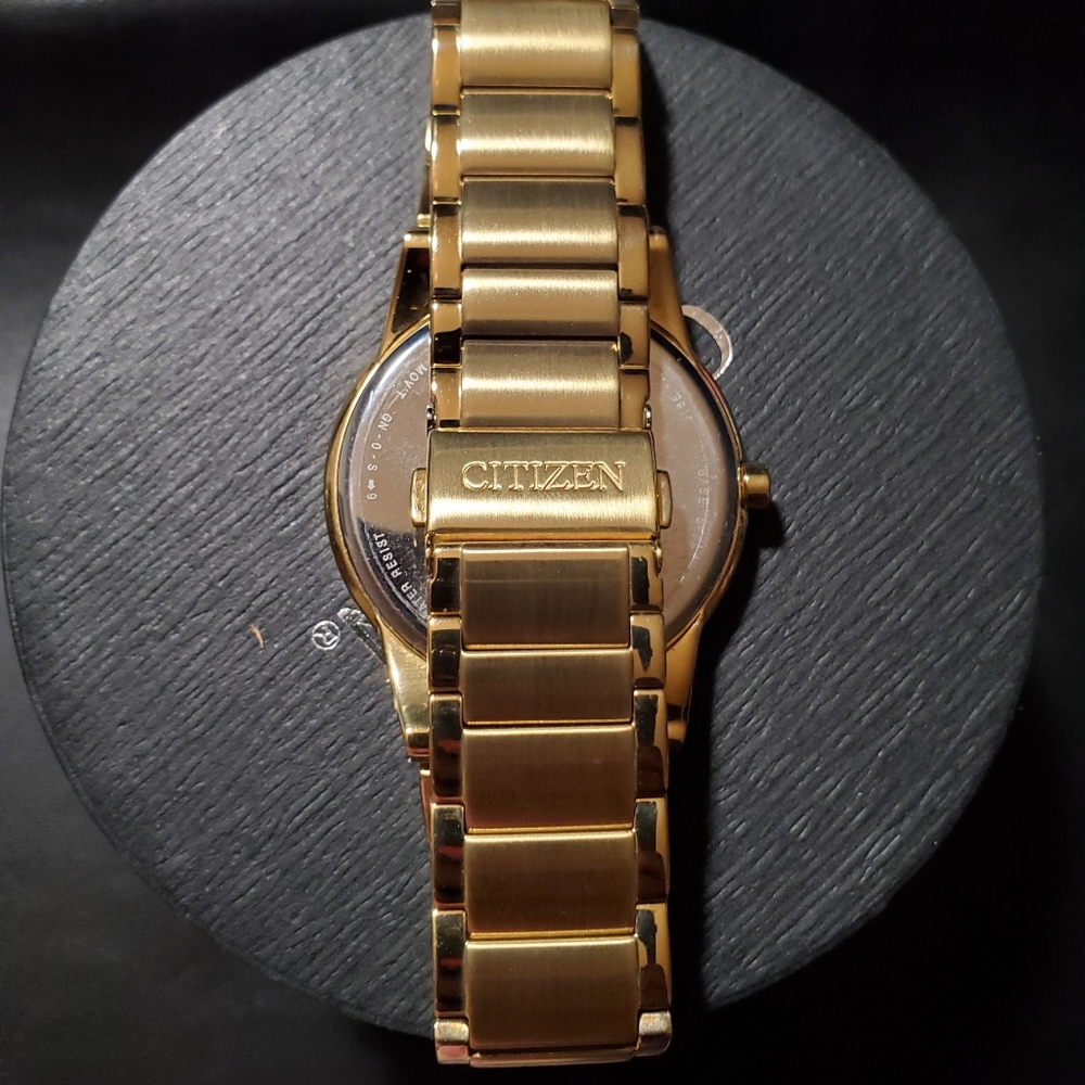 **NEW** Citizen Men's Eco-Drive Axiom Diamond Watch - Picture 4 of 11